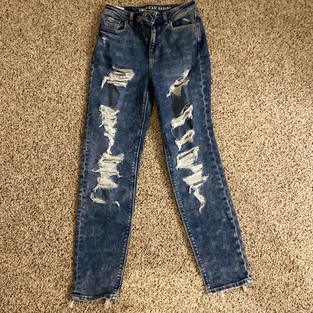 American Eagle ,Size 0 ,Ripped Mom Jeans WORN ONCE!! - Picture 1 of 2